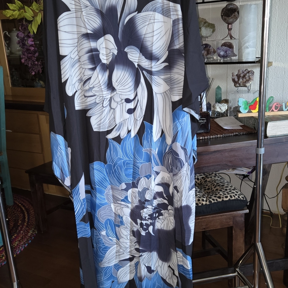 Floral Black and Blue Kimono/Kaftan